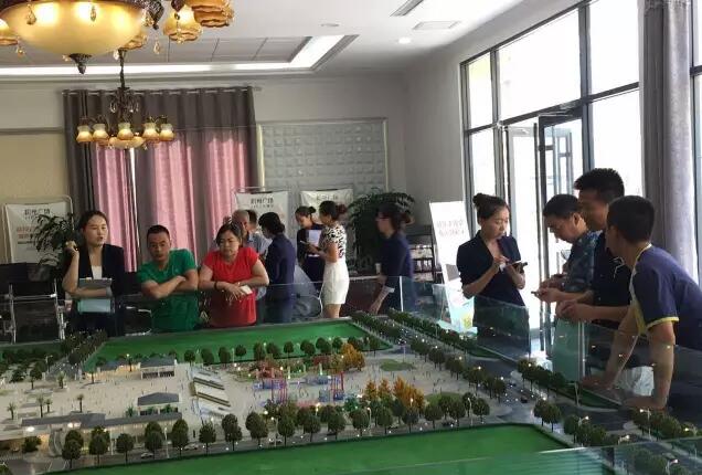 福利來啦！階州廣場很！熱！鬧！