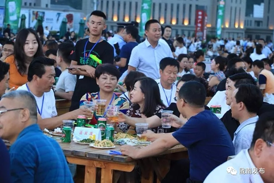 好嗨喲！隴南第一屆青島啤酒節(jié)開幕啦，為期8天