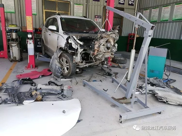 金錘鈑金，銀槍噴漆！龍江汽修值得信賴！