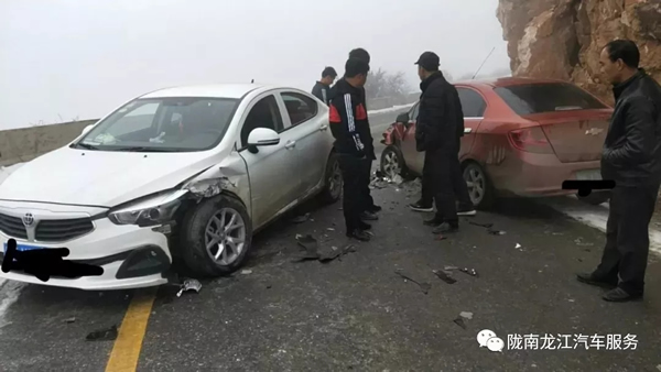 金錘鈑金，銀槍噴漆！龍江汽修值得信賴！