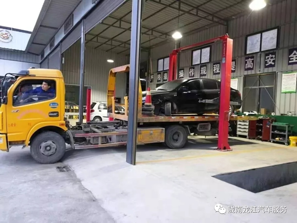 金錘鈑金，銀槍噴漆！龍江汽修值得信賴！