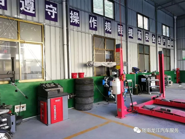 金錘鈑金，銀槍噴漆！龍江汽修值得信賴！