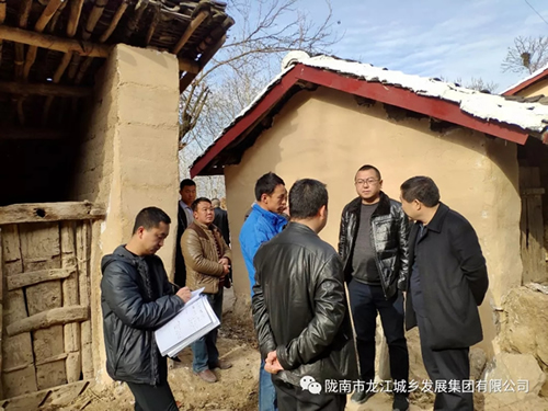 市龍江集團在文縣橋頭鎮(zhèn)安子坡村開展“解難題、辦實事、送溫暖”活動