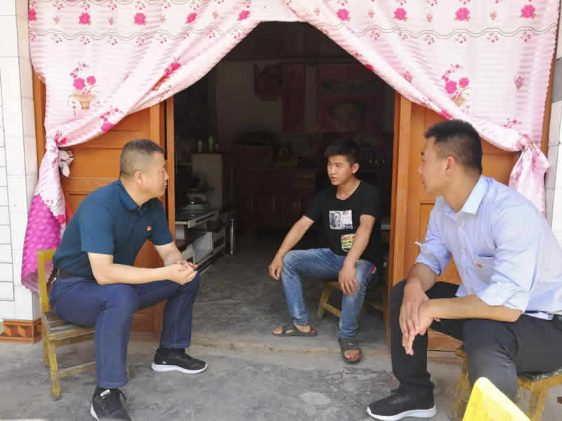 “感黨恩、憶黨史”，--市龍江城鄉(xiāng)發(fā)展集團(tuán)公司開(kāi)展慶祝建黨99周年主題黨日活動(dòng)