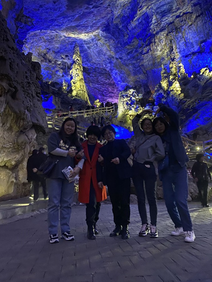 擁抱春天，不負春光——市龍江集團歡慶“三?八”國際勞動婦女節(jié)